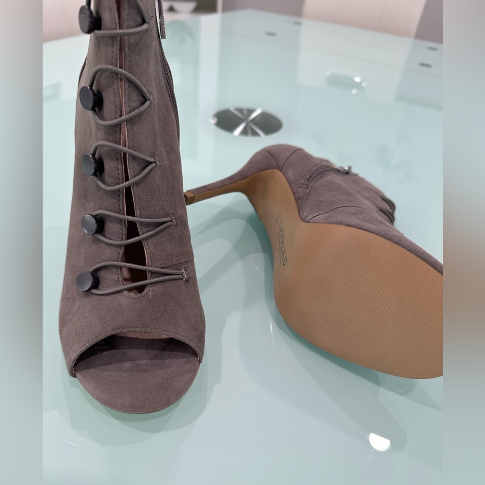 NEW CHARLES Grey Ankle Boots Size 8.5 NWOT